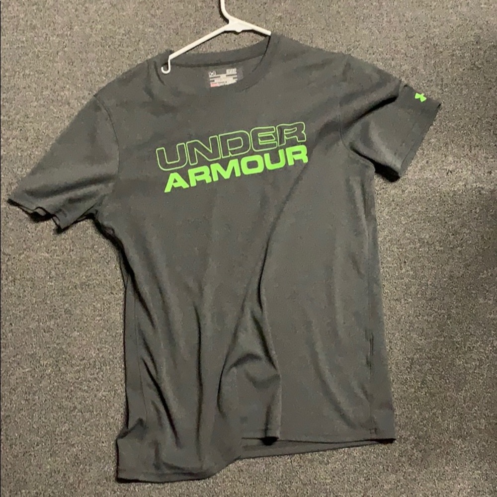Under armor grey shirt